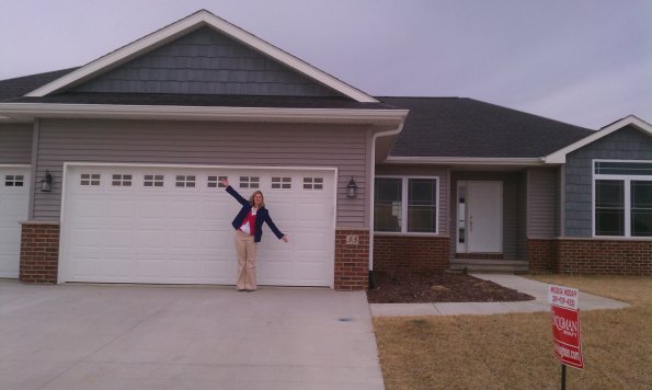 We are officially homeowners (again)!
